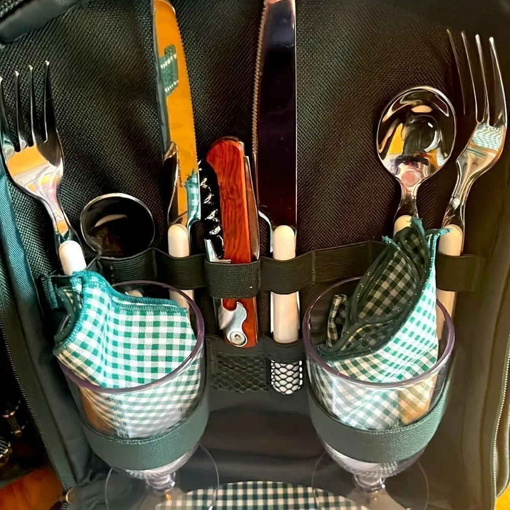 Picnic at Ascot Original Equipped 2 Person Green Picnic Backpack w/ Cooler